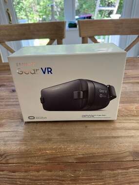 Samsung Gear VR Virtual Reality Headset SM-R323